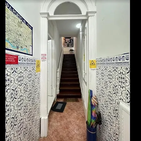 Hostel Owls Porto