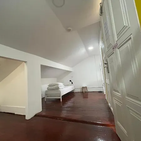 Hostel Owls